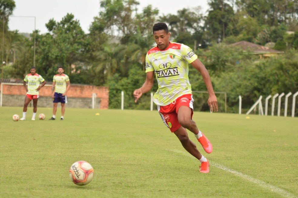 Jogador Do Brusque Abandona Clube Pela Segunda Vez E Diretoria Tenta Resguardar Direitos Brusque Ge