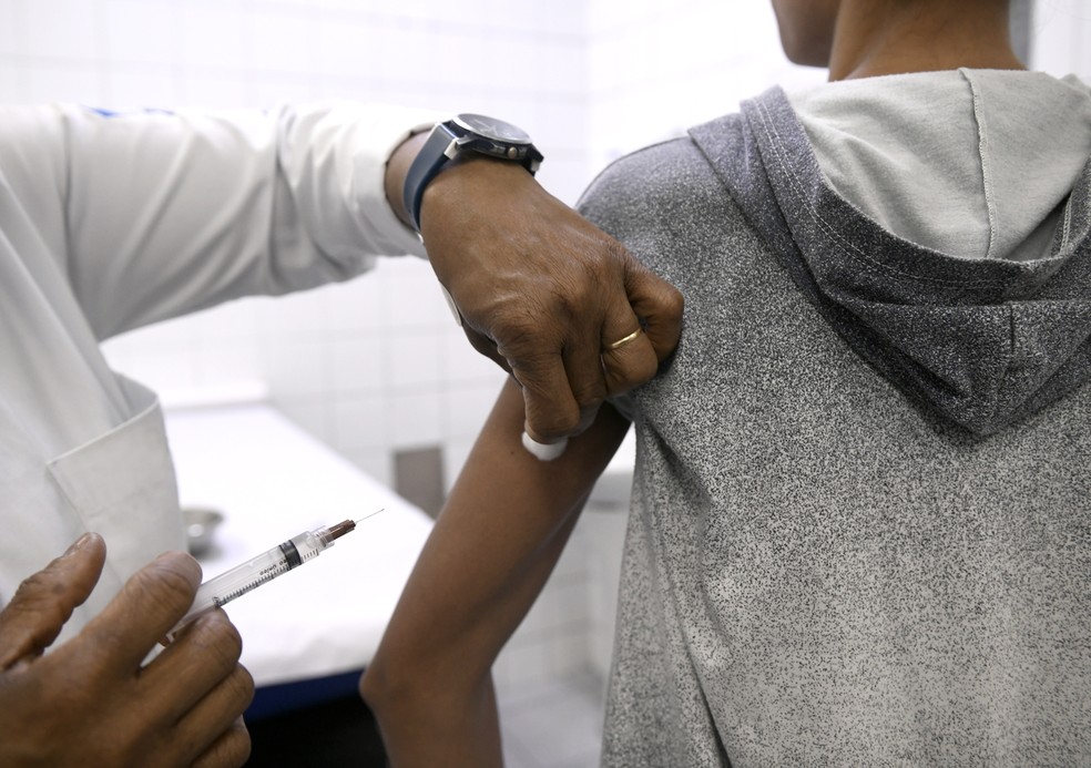 Campanhas de vacinação e outras medidas de prevenção ajudam a reduzir risco de doenças, como a gripe — Foto: Divulgação