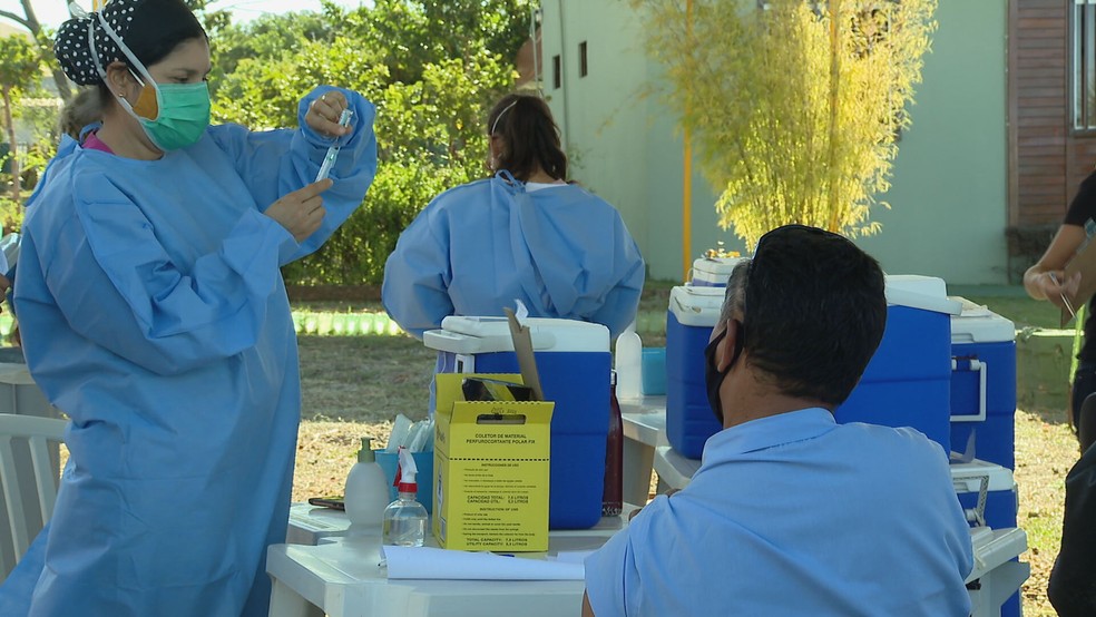 Vacinação contra Covid-19 no DF em imagem de arquivo — Foto: TV Globo / Reprodução