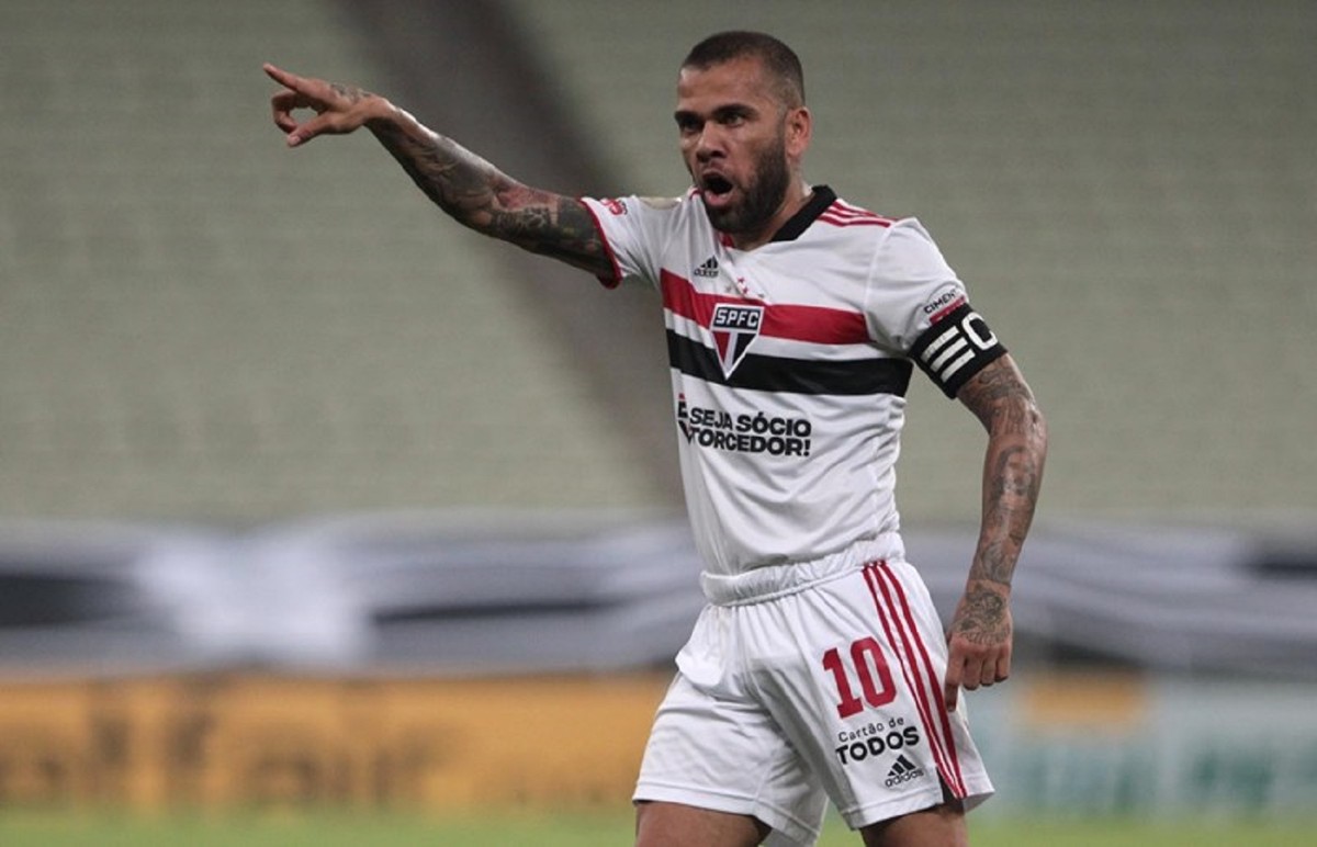 Daniel Alves, do São Paulo, é cobrado pela Fazenda da Espanha por R$ 12 milhões em impostos - Vimarsana News