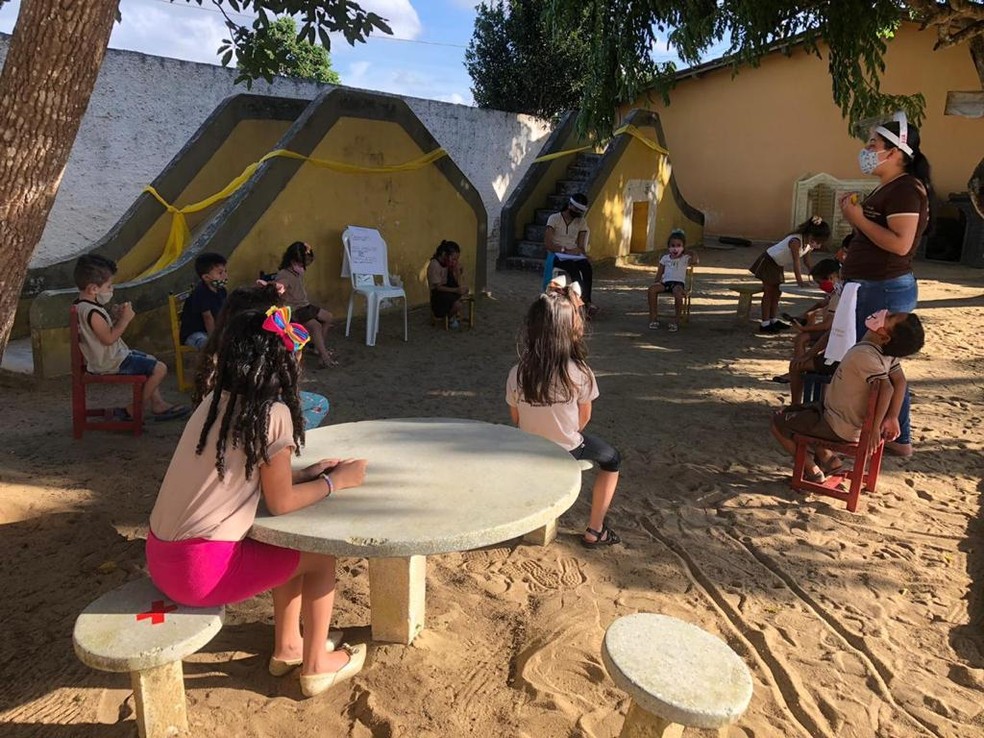 As atividades ao ar livre já eram rotina antes da pandemia, mas o distanciamento aumentou.  — Foto: Arquivo pessoal/ Escola dos Nossos Sonhos