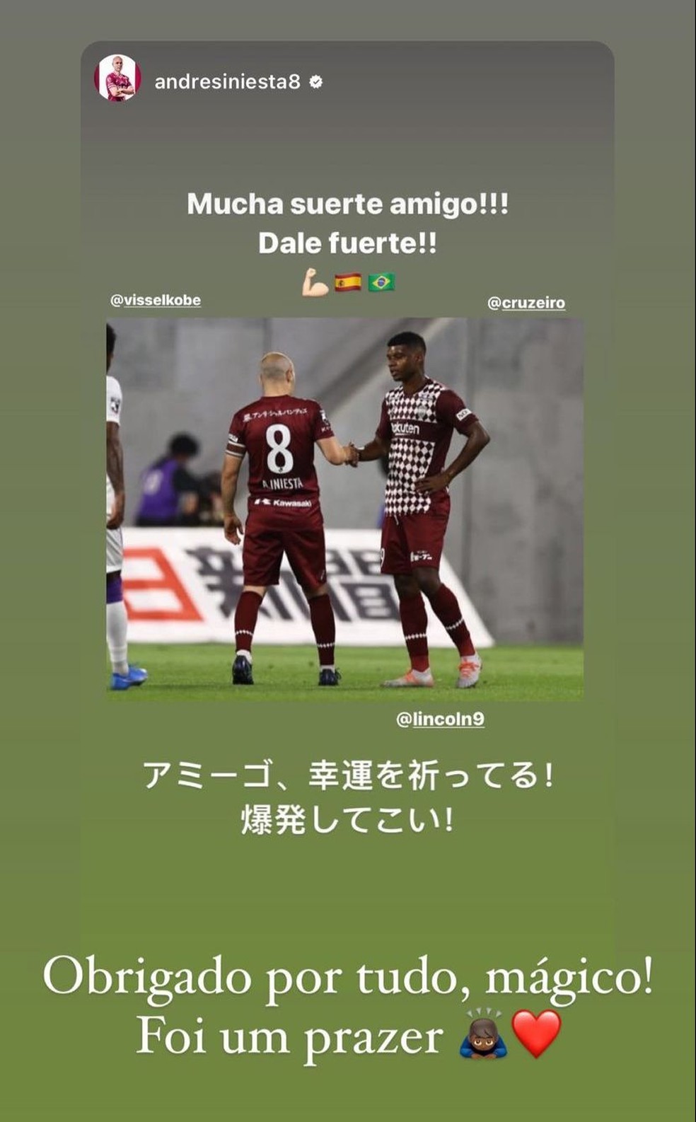 Iniesta se despede de Lincoln, novo reforço do Cruzeiro — Foto: Reprodução