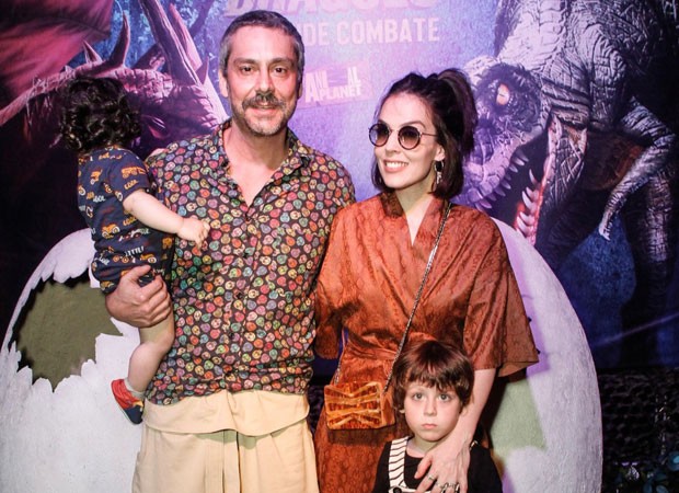 Alexandre Nero com a mulher, Karen Brusttolin, e os filhoso (Foto: Marcos Ferreira/Brazil News)