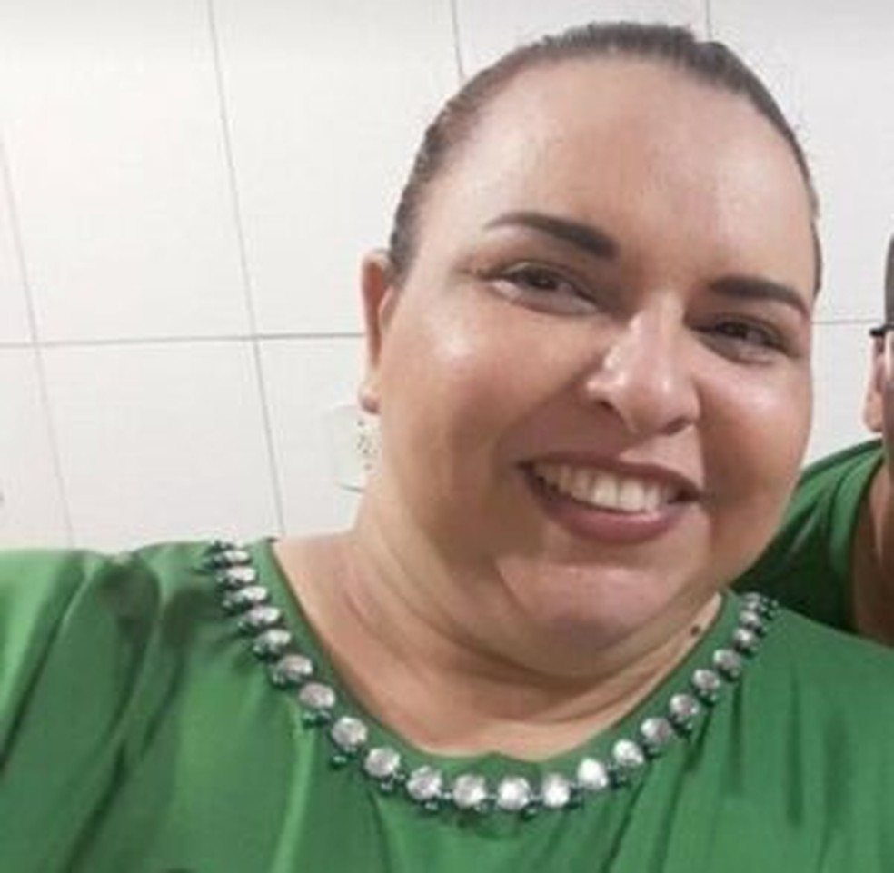 Simone Lima Oliveira dos Anjos, de 42 anos, morreu nesta sexta-feira (12) — Foto: Coren-MT/Divulgação