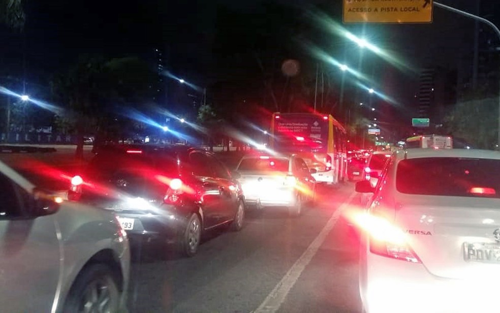 Protesto De Tecnicos E Auxiliares De Enfermagem Complica Transito No Recife Pernambuco G1