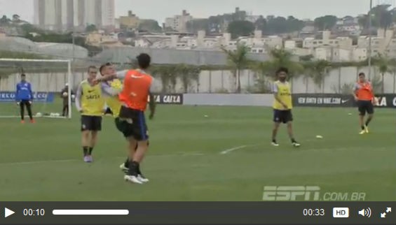 Vilson acerta soco em Marciel no treino do Corinthians (Foto: reprodução / ESPN Brasil)