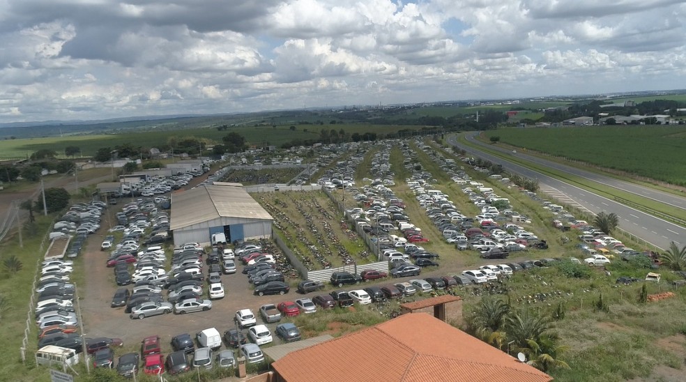 Pátio Municipal de Cosmópolis  — Foto: Reprodução EPTV