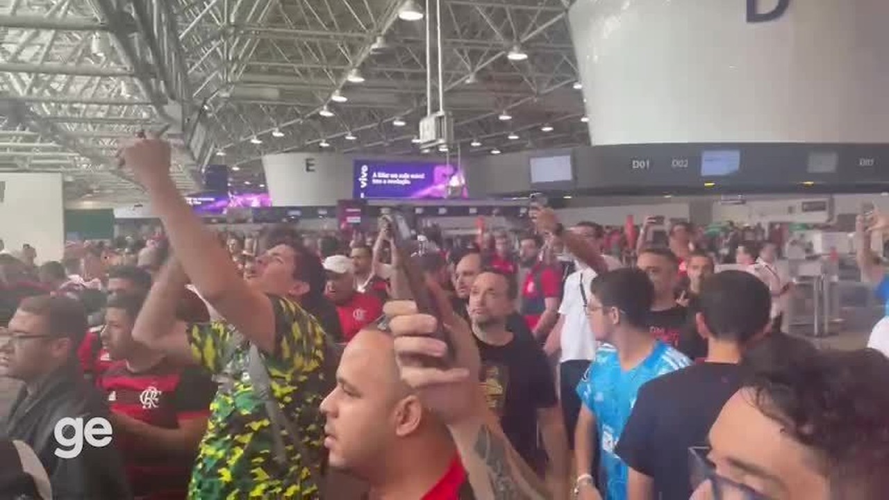 Confusão entre torcedores do Flamengo e empresa de viagem no Galeão