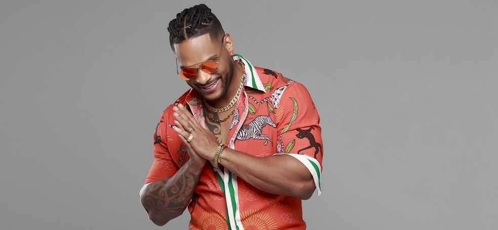 Parangolé, Lennon e Saan Vagner fazem show no réveillon de Porto Seguro — Foto: Bruno Ricci