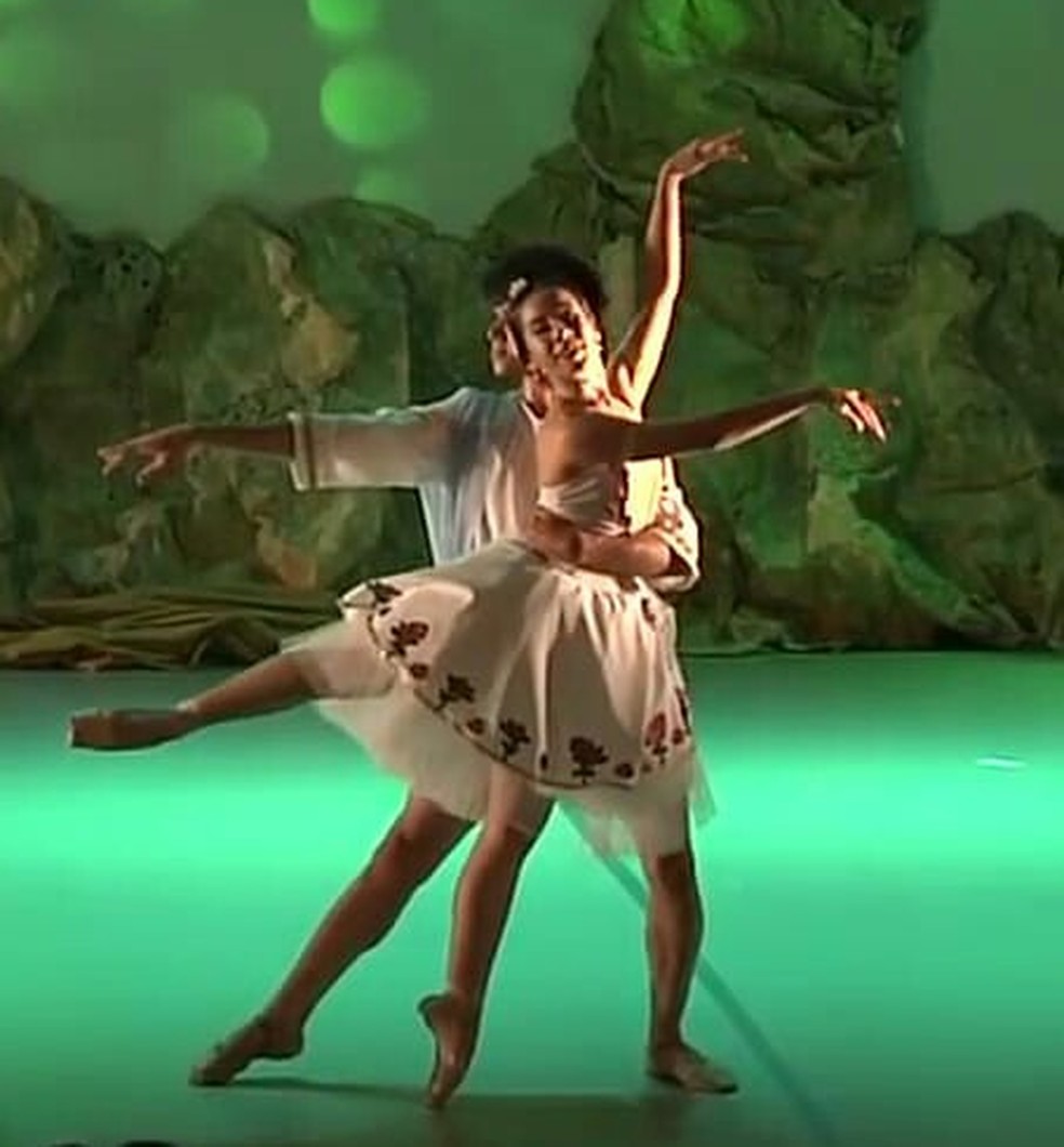 'O Despertar de Flora' é atração do Dançando nas Dunas neste sábado — Foto: Divulgação