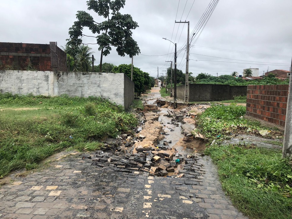 Local ficou intransitável em Parnamirim — Foto: Vinicius Marinho/Inter TV Cabugi