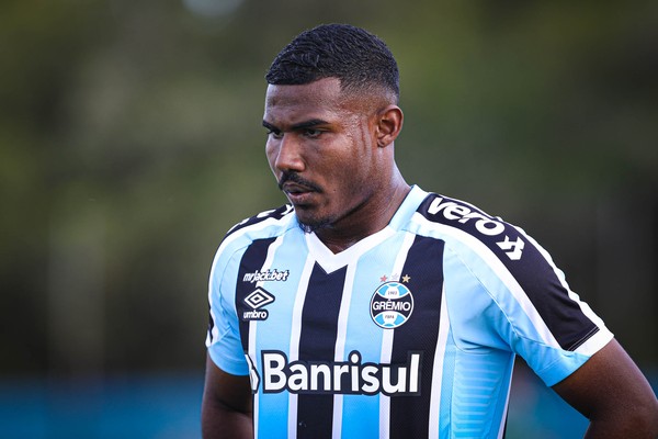 Vice do Grêmio revela o futuro do lateral cuiabano para 2023