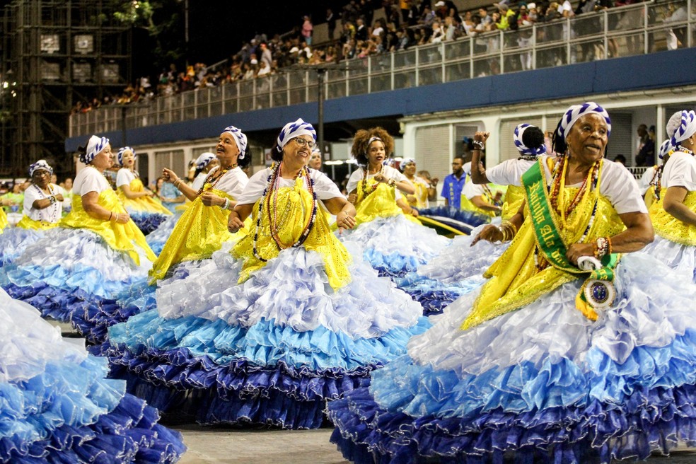 Integrantes da escola de samba Unidos do Peruche participam de ensaio técnico para o Carnaval 2020, no Sambódromo do Anhemb — Foto:  BRUNO ESCOLASTICO/PHOTOPRESS/ESTADÃO CONTEÚDO