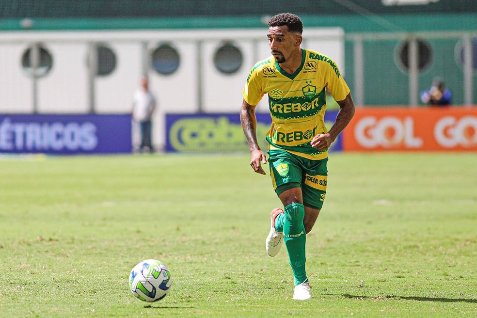Mateusinho em ação pelo Cuiabá — Foto: reprodução