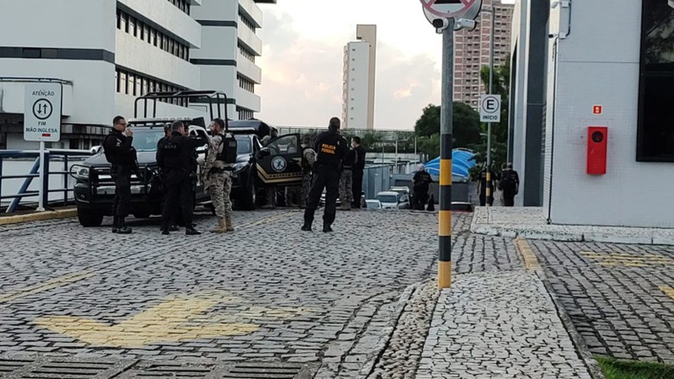 Operação da Polícia Federal cumpre mandados em sete estados contra grupo suspeito de atuar com tráfico de drogas em portos do Brasil. — Foto: PF/Divulgação