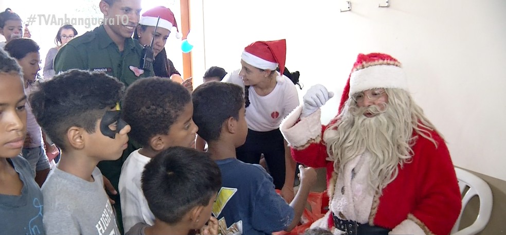 Crianças se divertem e recebem brinquedos arrecadados pela campanha Natal  Presente | Tocantins | G1