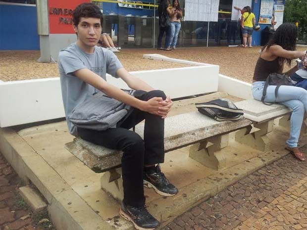 Mateus Naves optou por estudar sozinho para a Fuvest e faz prova em Ribeirão Preto, SP (Foto: Amanda Pioli/G1)