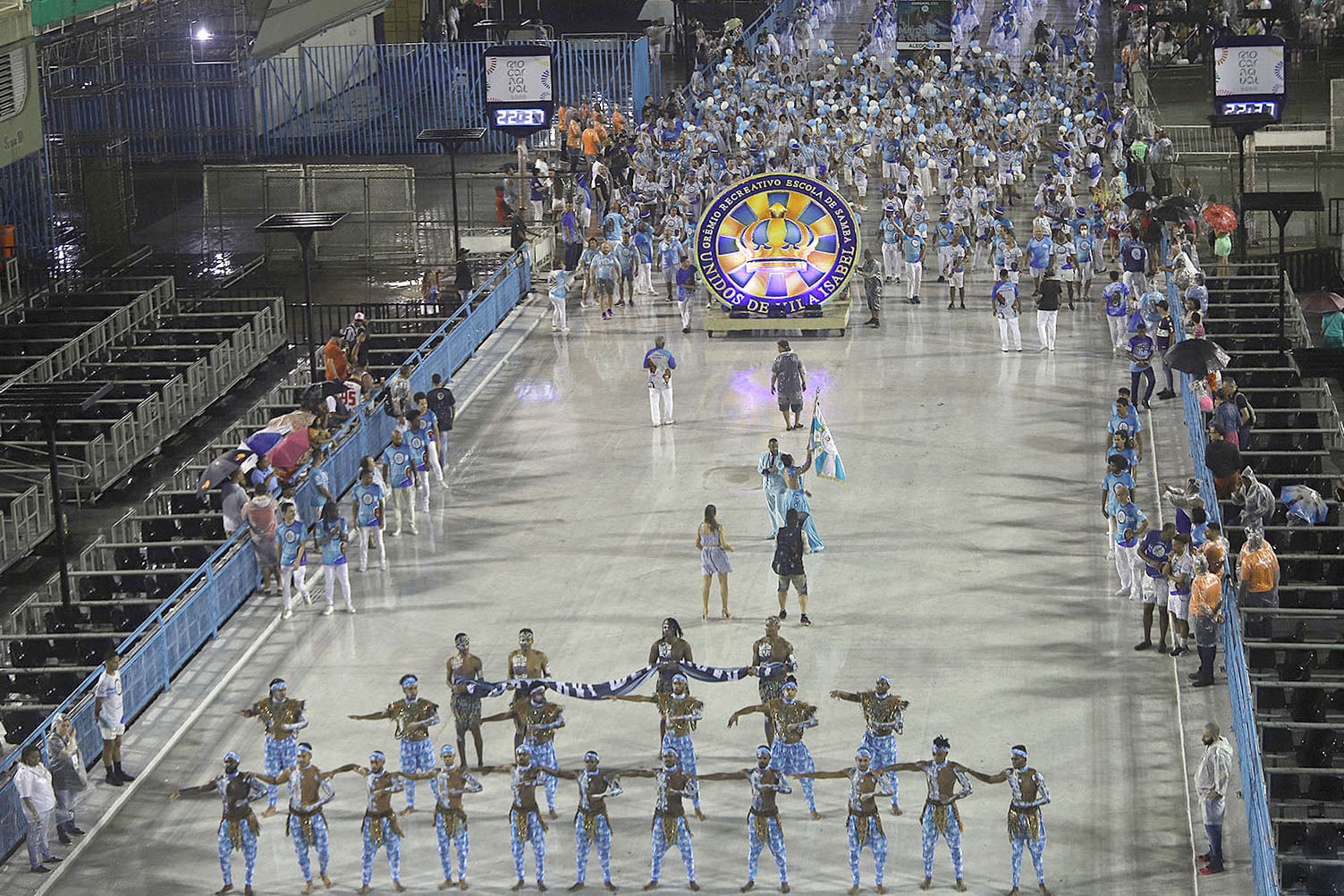 Inocentes de Belford Roxo abre o fim de semana de ensaios técnicos no Sambódromo do Rio