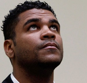 São Paulo espera volta de Breno em junho e prevê período de adaptação