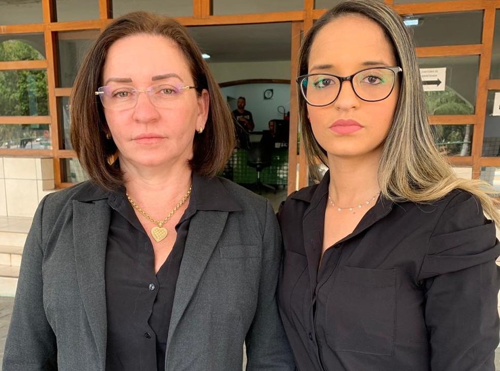 Carla Patrícia Furtado suspeita que a irmã gêmea da filha, Jéssica Furtado, foi furtada no HFA — Foto: Reprodução/ Arquivo Pessoal 