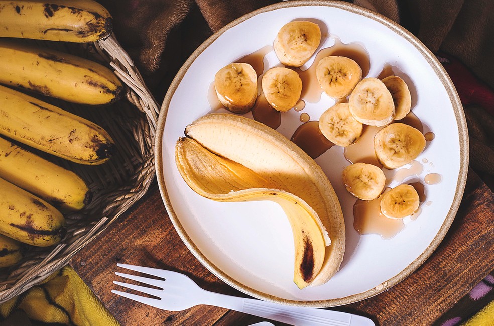 Banana é um alimento versátil e pode ser servida de diversas formas para as crianças — Foto: Reprodução da Internet
