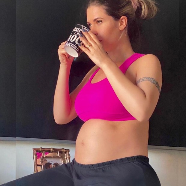 Cacau Clucci mostra barriga de gravidez (Foto: Reprodução/Instagram)