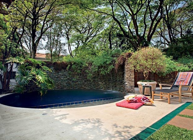 4 projetos de piscinas com menos de 15 m² para você se inspirar - Casa e  Jardim | Área externa
