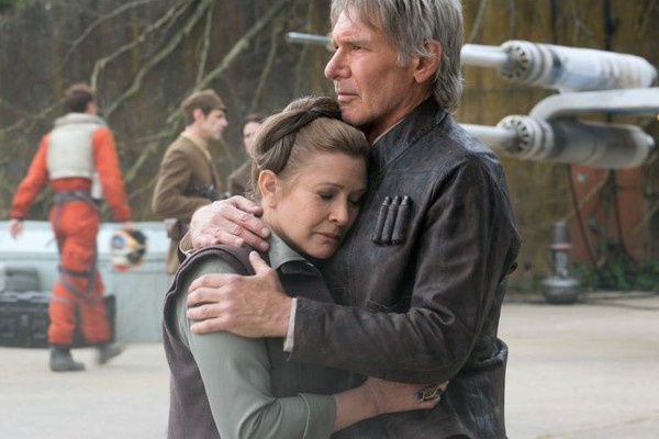 Harrison Ford e Carrie Fisher em cena de Star Wars: O Despertar da Força (2015) (Foto: Reprodução)