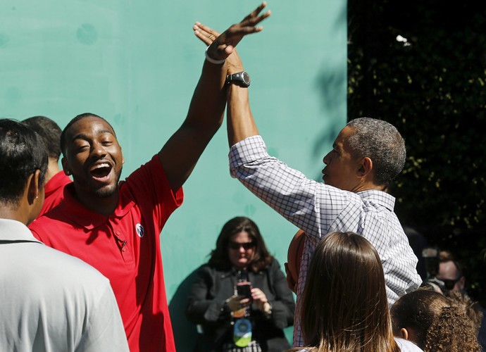 John Wall, do Washingon Wizards, participa de evento ao lado de Barack Obama (Foto: Reuters)