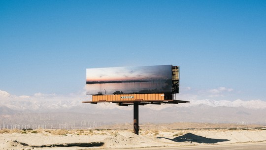 Arte no deserto da Califórnia: conheça a inusitada bienal que vale a visita nos arredores de Los Angeles
