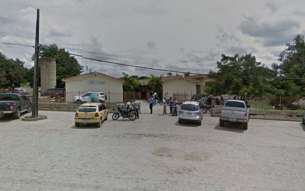Fórum de Justiça em Limoeiro, no Agreste de Pernambuco (Foto: Reprodução/Google Street View)