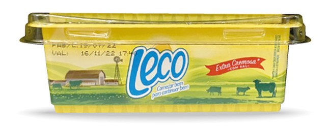 A manteiga e margarina cremosa Leco, um mix dos dois produtos, foi lançada em 2002, mas misturada às manteigas tradicionais  não é facilmente identificada com produto similar — Foto: Arte