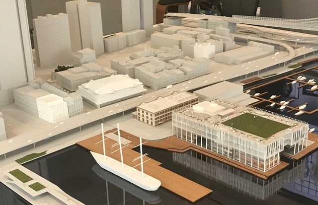 A model of the Howard Hughes Corporation's South Seaport development in lower Manhattan (Foto: @SUZYMENKESVOGUE)