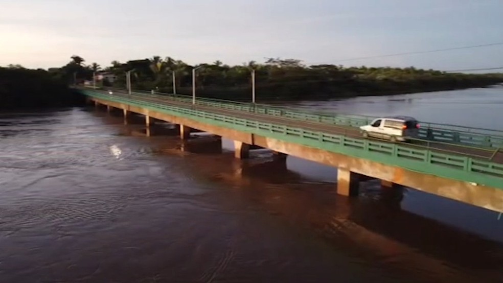 Famílias ficam desabrigadas em Esperantina após cheia do rio Longá no Piauí — Foto: Gleytownei Miranda/Arquivo pessoal