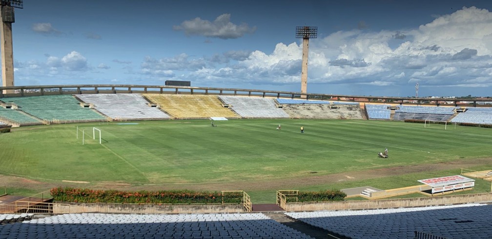 Gramado do estádio Albertão, 28/04  — Foto: Reprodução/Instagram