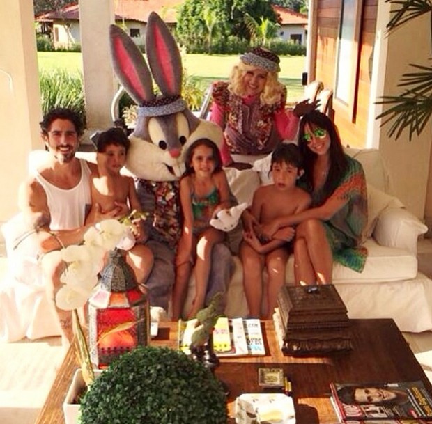 Marcos Mion e Suzana Gullo em família (Foto: Reprodução/Instagram)