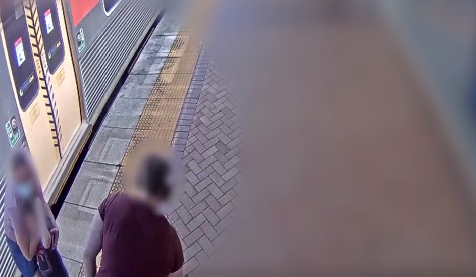 Vídeo mostra duas crianças vítimas de acidentes em estação de trem na Austrália (Foto: Reprodução/Facebook/Queensland Rail)