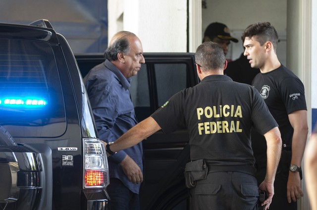 Bretas mant&eacute;m Pez&atilde;o preso