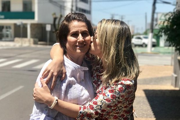 Rebeca Nemer e a mãe, Sara Nemer (Foto: Reprodução/Instagram)