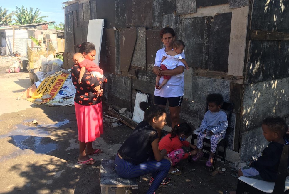 Moradores da comunidade Nova Mirim relatam surto de sarna humana em Praia Grande, SP — Foto: Alex Ferreira/G1