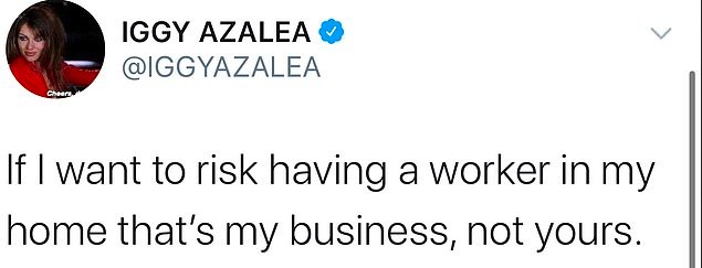 Uma das respostas da cantora Iggy Azalea às críticas por ter feito uso dos serviços de uma manicure dentro de sua casa durante seu período de quarentena (Foto: Twitter)