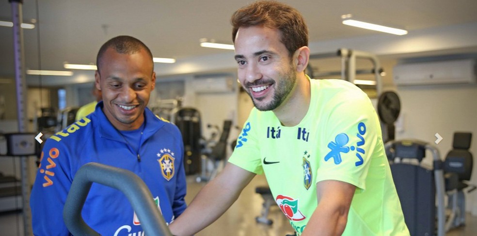 Everton Ribeiro disputou a Copa América de 2015 pela seleção brasileira — Foto: Rafael Ribeiro / CBF