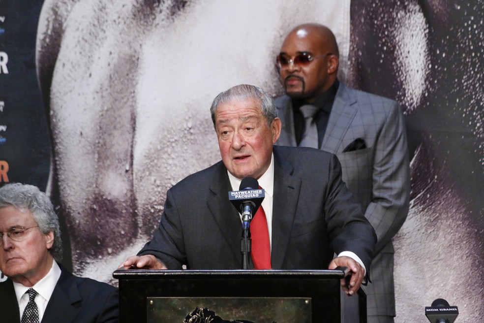 Bob Arum tem prometido luta por cinturão para Esquiva Falcão — Foto: Evelyn Rodrigues