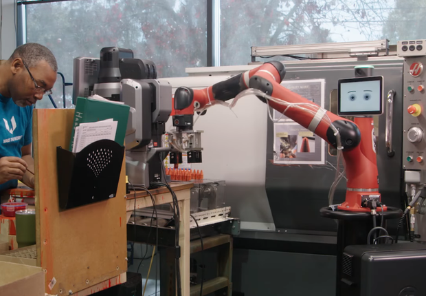 Robô da Rethink Robotics (Foto: Reprodução/YouTube/Rethink Robotics)