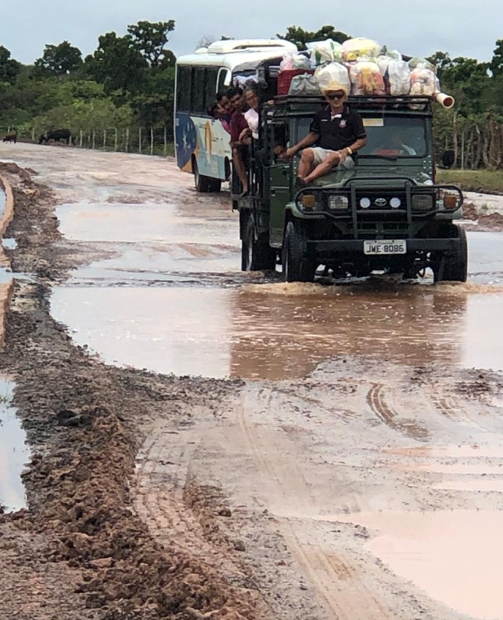 Motoristas encontram dificuldades para trafegar na MA-315 por conta da falta de infraestrutura â Foto: Sidney Pereira/TV Mirante