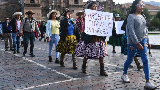 Caravanas de indígenas se dirigem a Lima para protestar contra o governo do Peru