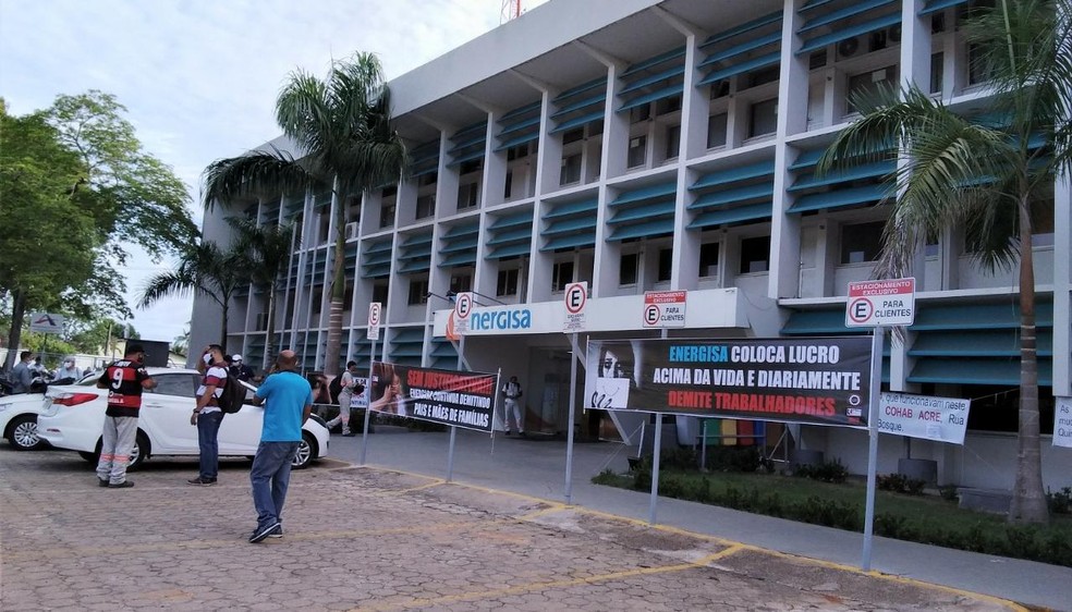 Protesto ocorreu nesta quarta-feira (18) em frente à Energisa, em Rio Branco — Foto: Arquivo pessoal
