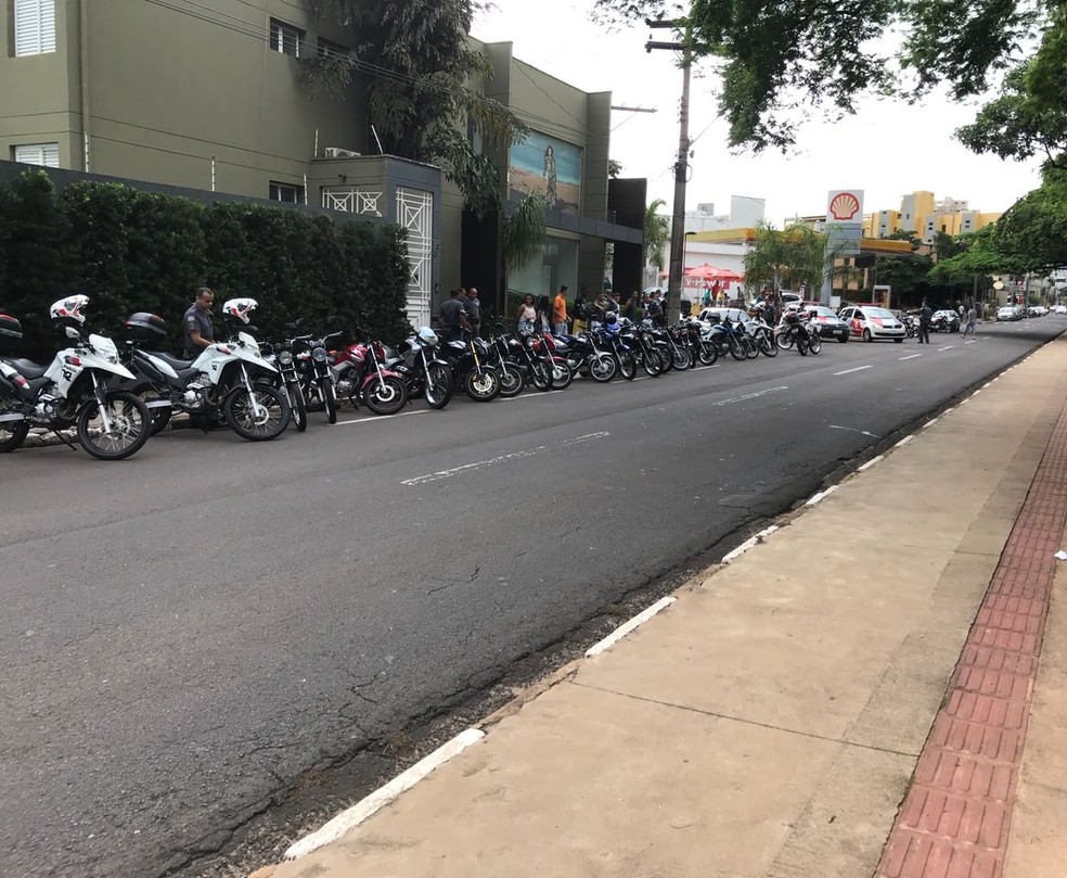 Operação da PM fiscalizou motociclistas no Parque do Povo, em Presidente Prudente (Foto: Polícia Militar/Cedida)