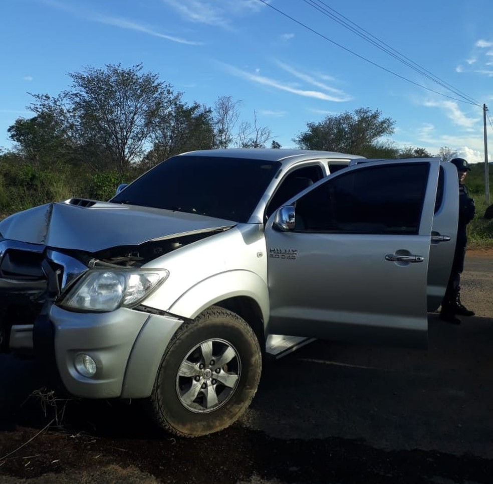 Corpo de advogado é encontrado com perfurações à bala dentro de veículo em Missão Velha, no Ceará. — Foto: Reprodução