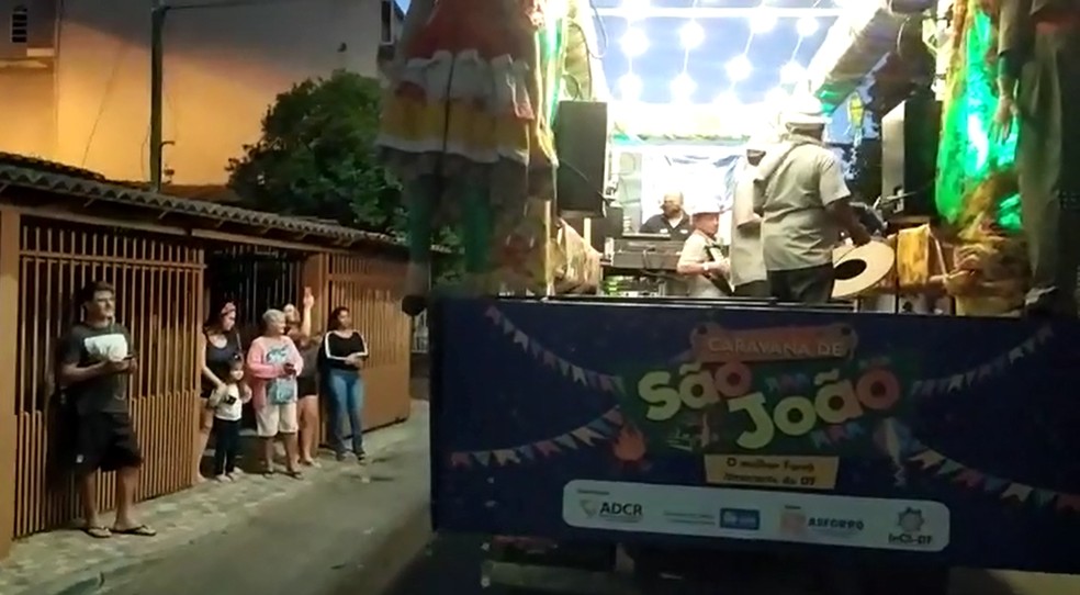 Caravana de São João passa pelas ruas do Distrito Federal — Foto: Reprodução